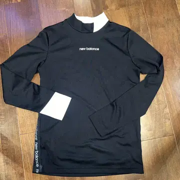 new balance 하이넥 셔츠 여성용 블랙