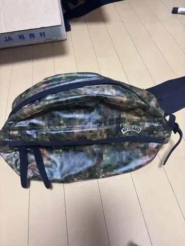 웨스트 파우치 모자이크 도프 포레스트