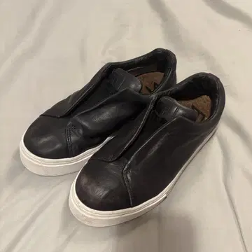 eytys 에이티즈 로우컷 스니커즈 슬립온 가죽
