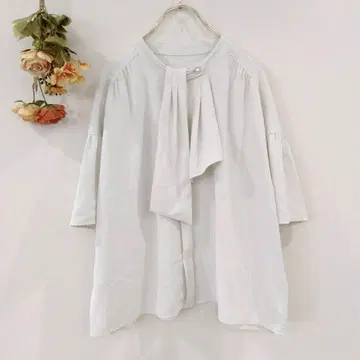 이노웨이브 어깨 프릴 플리츠 상의 [ L ] 블라우스 비침 고급 화이트