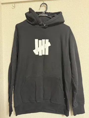 UNDEFEATED 블랙 후드티 M