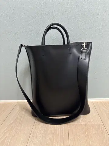 블랙 가죽 토트백