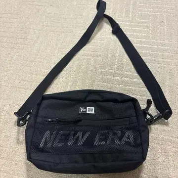 NEW ERA 메쉬 숄더백 블랙