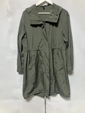 [새상품급] UNIQLO 올리브 그린 후드 부착 롱 마운틴 파카