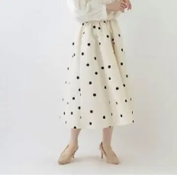SONO 물방울 라이트 그로그랭 페미니티 스커트 아이보리 도트 무늬