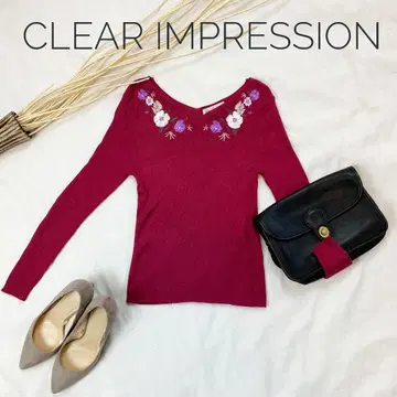 새상품급 CLEAR IMPRESSION 꽃무늬 자수 V넥 이너 셔츠 M