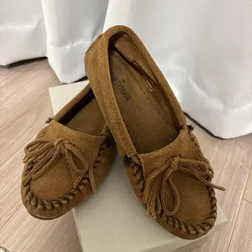 미네통카 모카신 7.5