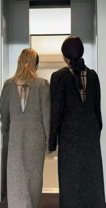 백 오픈 긴팔 롱 원피스 그레이