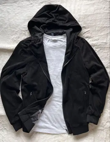 ZARA 블랙 스웨이드 지퍼 후드 자켓 펀치 가공