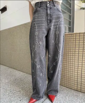 STUDS DETAIL STRAIGHT DENIM PANTS