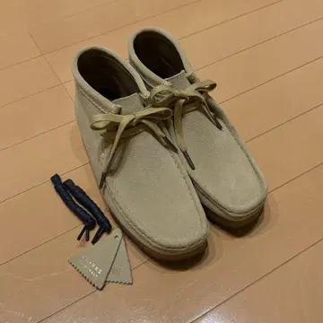 CLARKS ORIGINALS 왈라비 베이지