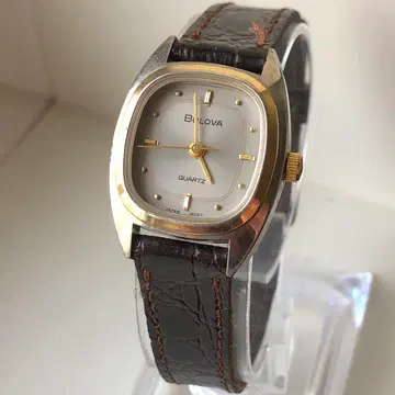 브로바  쿼츠 손목시계 화이트