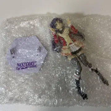 NOZOMI 피규어 피스 사인