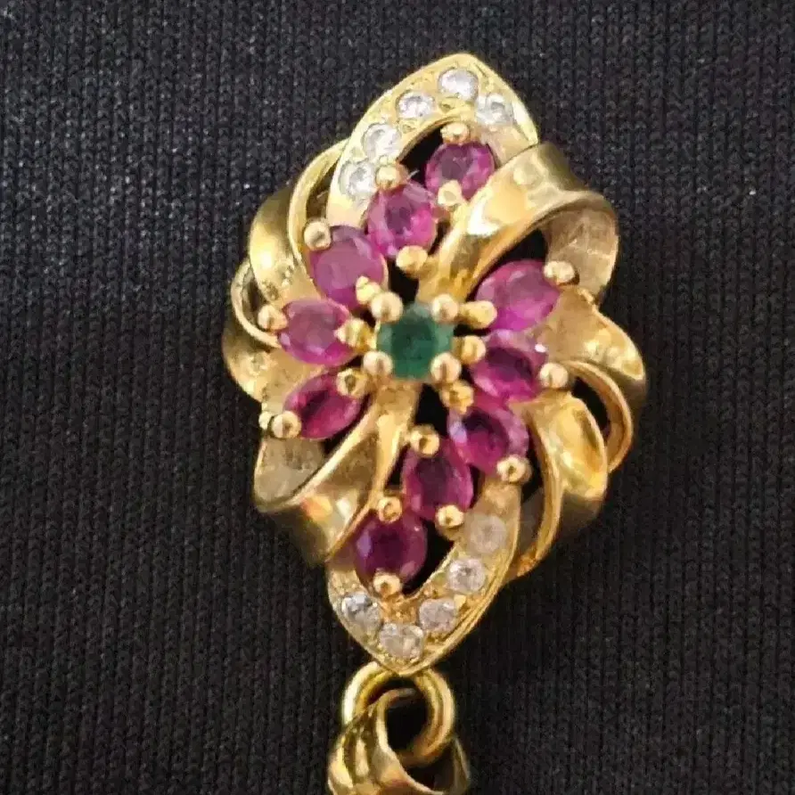 18K금목걸이 천연루비,에메랄드진품