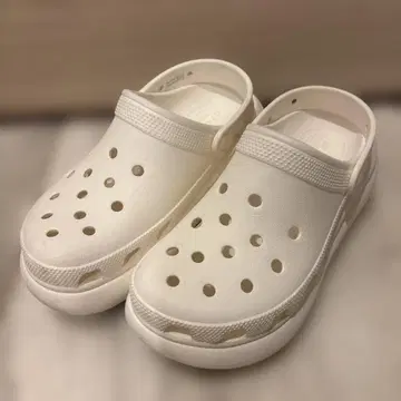 크록스 클래식 클로그 화이트