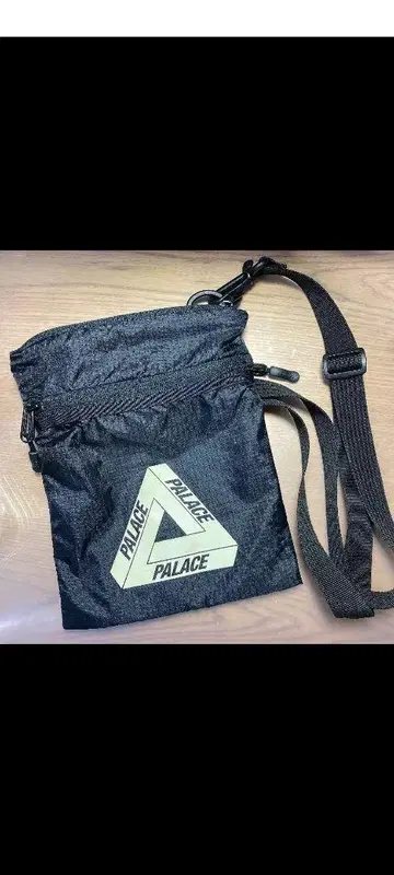 PALACE 블랙 사코슈