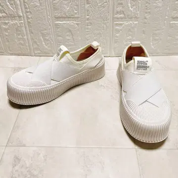 누벨 보 릴랙스 크로스밴딩 통굽 스니커즈 화이트 22.5cm