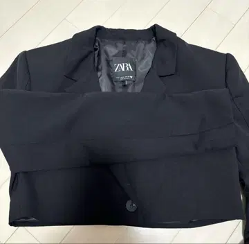 ZARA 크롭 블레이저
