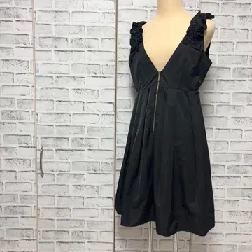 RANDA 숄더 프릴 미니 원피스 블랙