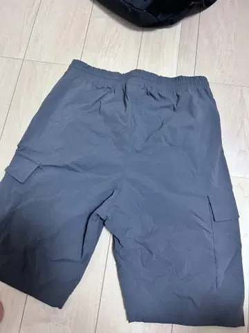 THE NORTH FACE 그레이 카고 숏팬츠