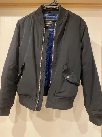 Bershka 블랙 MA-1 자켓