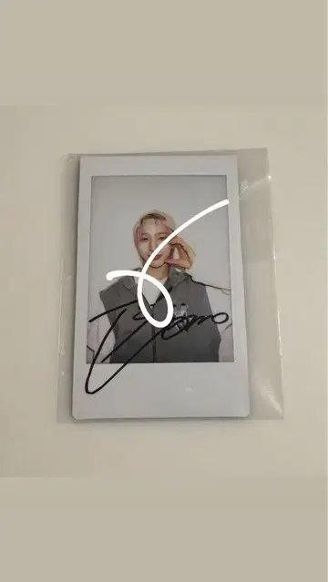 NEXZ TOMOYA 사인 포함 폴라로이드