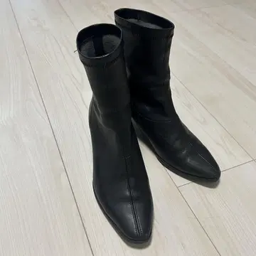 carino 블랙 가죽 숏부츠