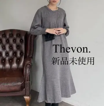 택 포함 새상품 Thevon 니트 플레어 원피스 그레이 머메이드 실루엣