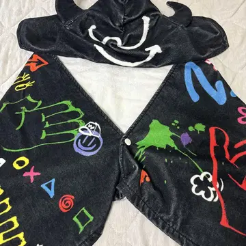 WEST. Wtrouble 타월