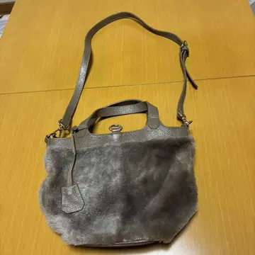 퍼 숄더백 그레이
