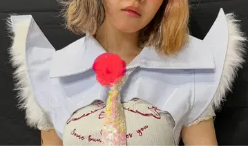 의상 화이트 숏 자켓 다케노코족