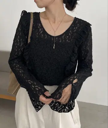 CAPRICIEUX LE MAGE 전후 2WAY 레이스 U넥 상의 블랙