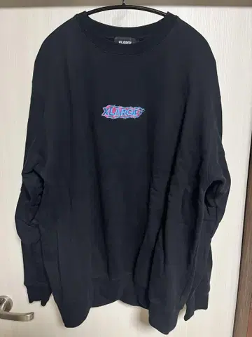 XLARGE 맨투맨