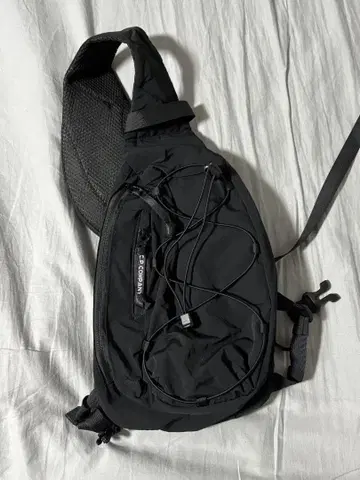 C.P. Company 숄더백 블랙