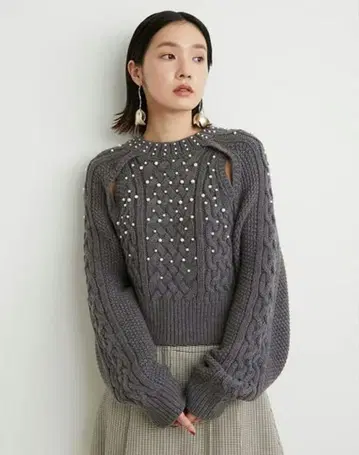 택 포함 Lily Brown 데코레이션 케이블 홀 니트 풀오버