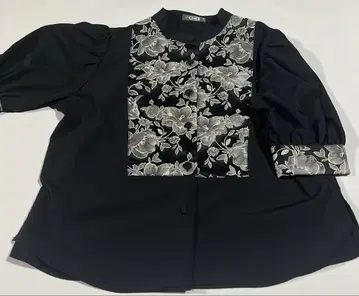 Kutir 쿠티르 블라우스 블랙 FREE size