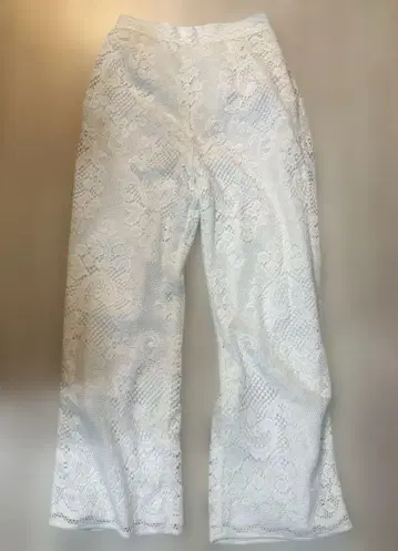 화이트 레이스 플레어 팬츠