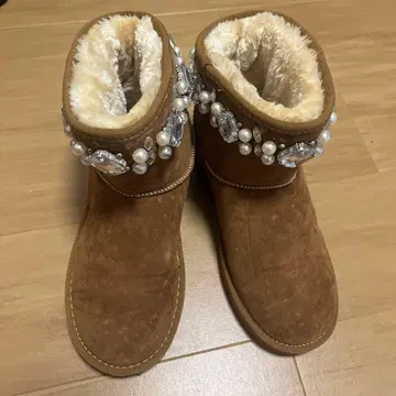 브라운 숏부츠 펄 장식 포함