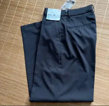 유니클로 UNIQLO 감동 와이드 팬츠 새상품