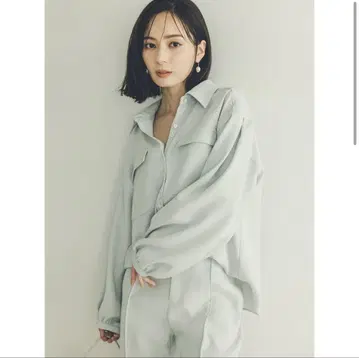 더블 새틴 볼륨 슬리브 블라우스 스커트 셋업