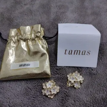 tamas 꽃 모티브 귀찌