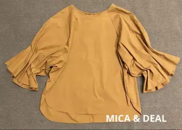 MICA & DEAL 운모&딜 턱 슬리브 블라우스