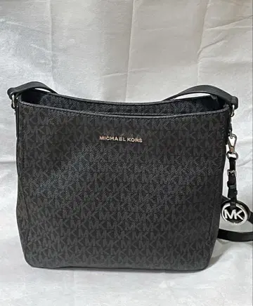 새상품급! MICHAEL KORS 모노그램 숄더백