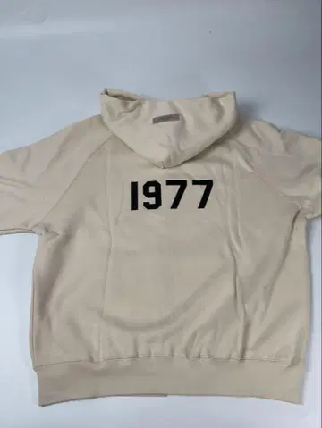 1977 프린트 크림색 후드티 M 사이즈