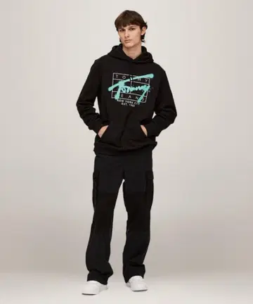 TOMMY JEANS 후드티 블랙
