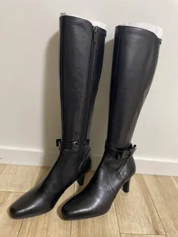 미사용 새상품 RIZ raffine 블랙 가죽 롱 부츠 23.5cm