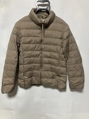 UNIQLO 울트라 라이트 다운 베이지 미사용에 가까운