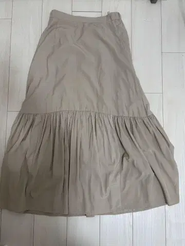 롱 스커트 플레어 베이지