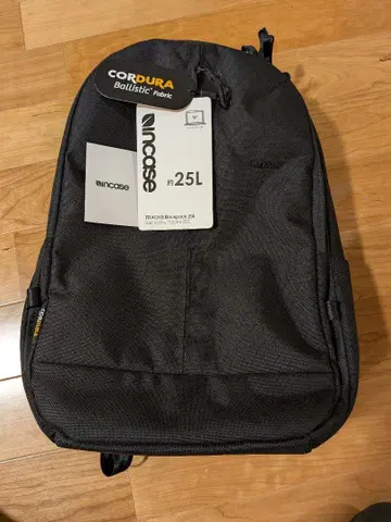 Incase Tracks Backpack 25L