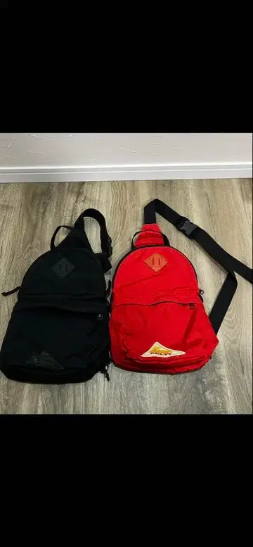 KELTY 블랙 레드 숄더백 2개 세트 (단품 구매 가능)